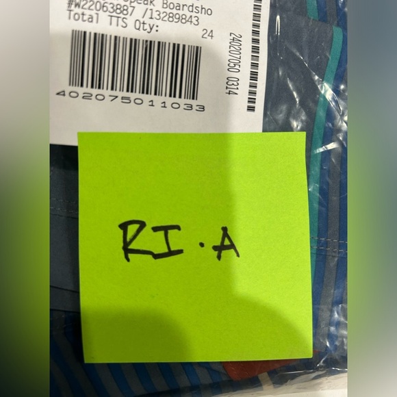 Patagonia Men's Size 30 Hydropeak 18" Boardshorts Blue Swim Bottoms Trunks NWT - Picture 10 of 10